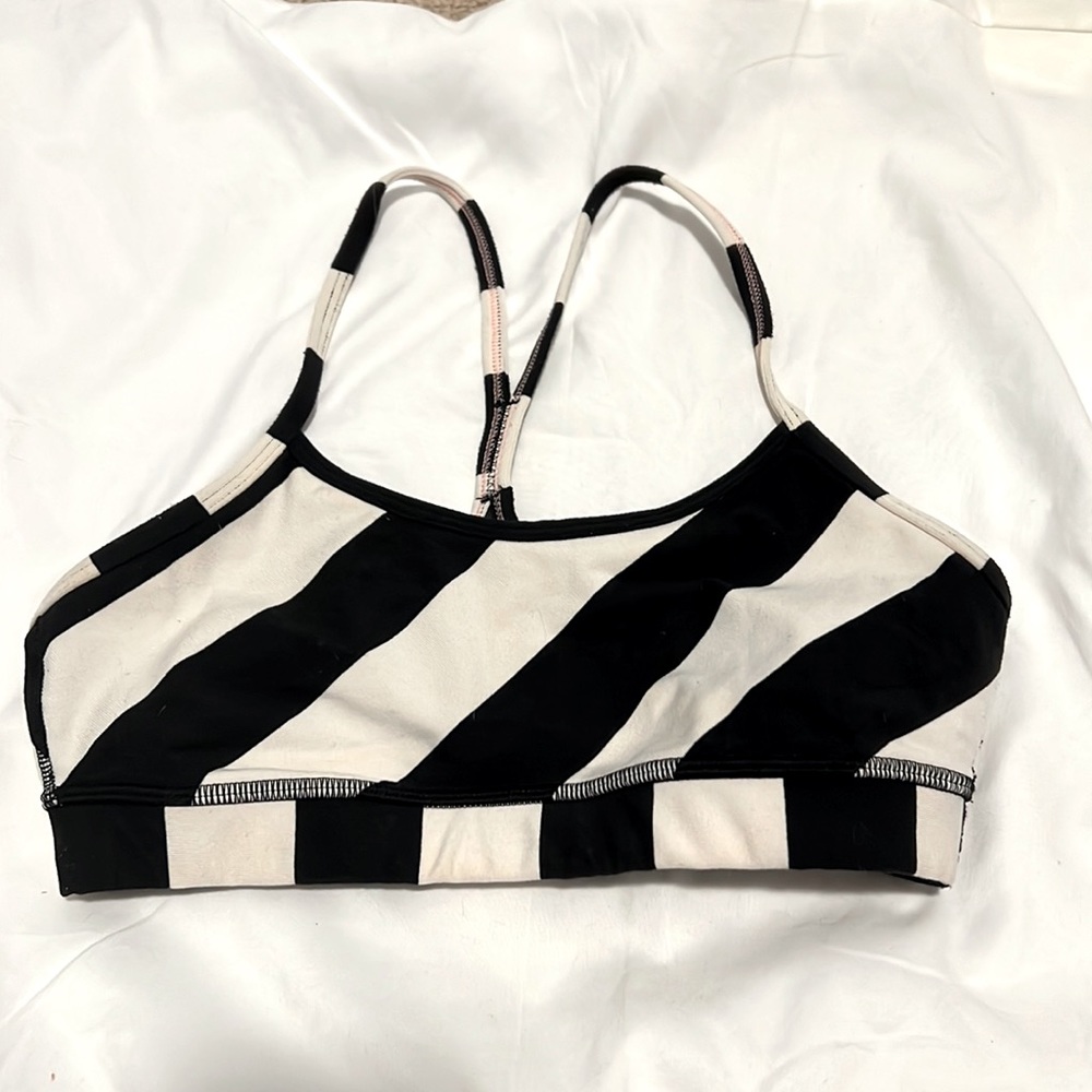 Lululemon Flow Y Bra - Size 4